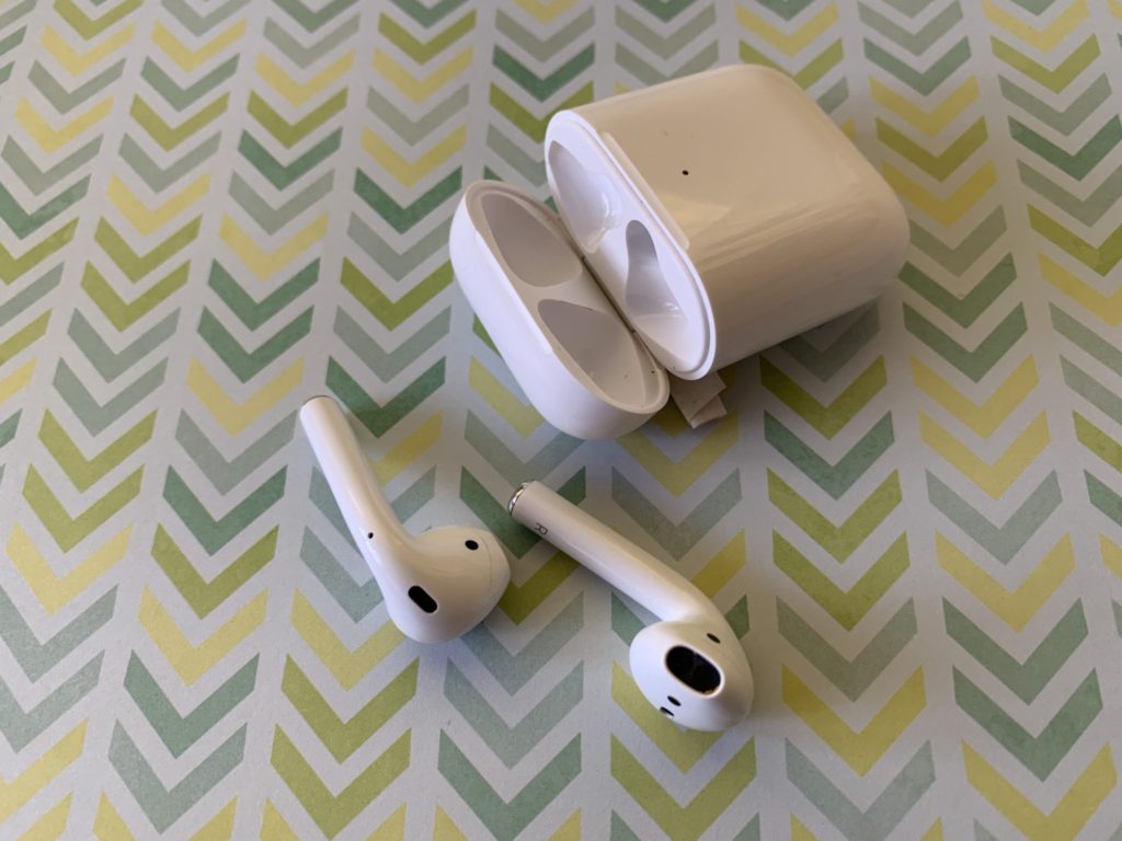 Apple Airpods 2, review, whats new, trade