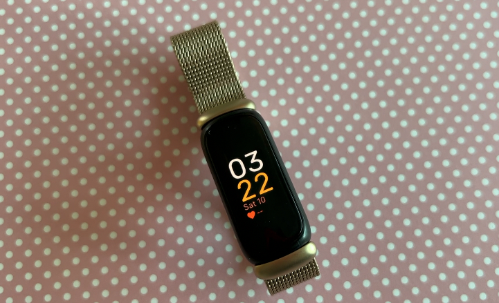 Fitbit inspire 3 review: with gold metal mesh band