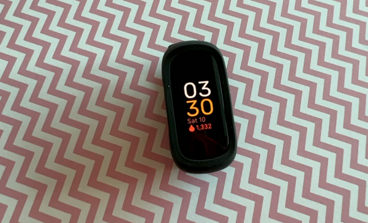 Fitbit inspire 3 review: with silicone clip.